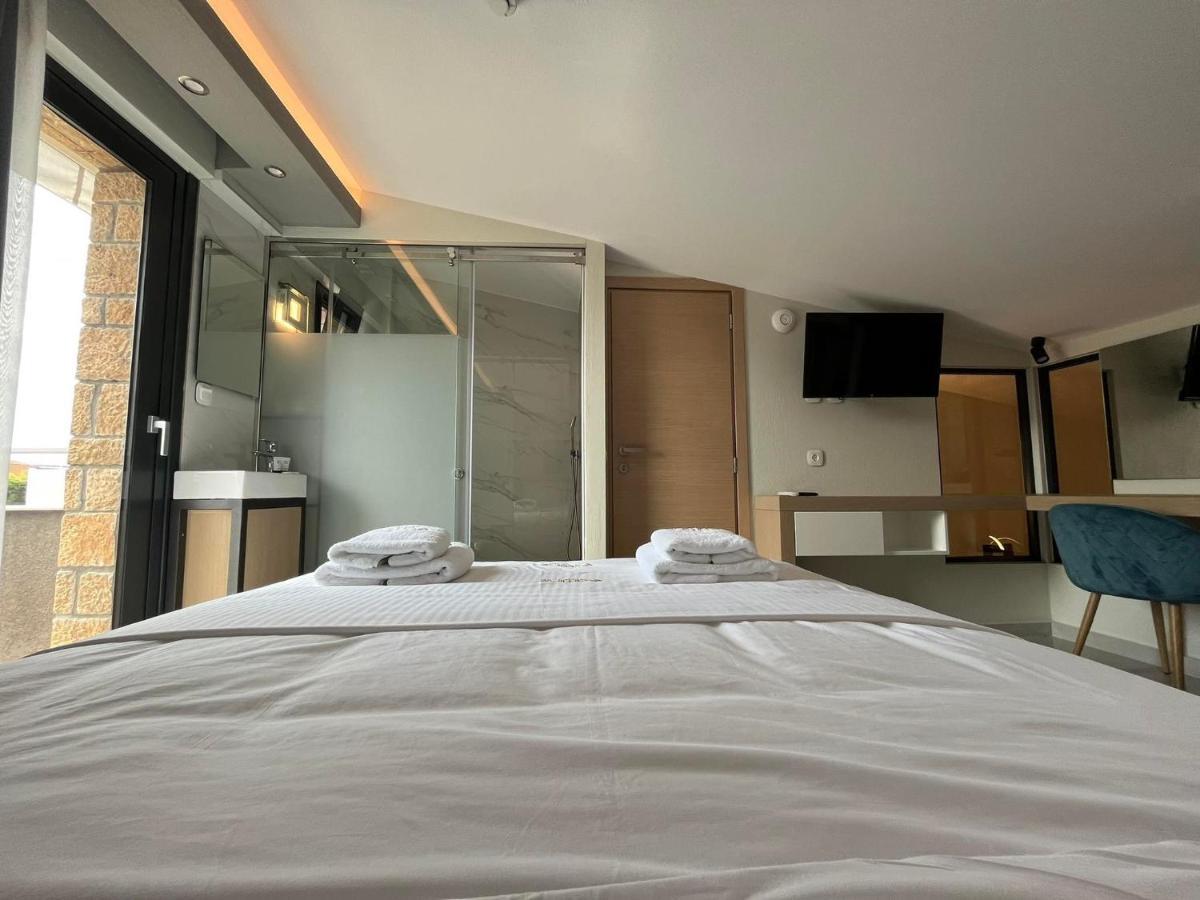 Artline Luxury Suites Flogita Exterior photo