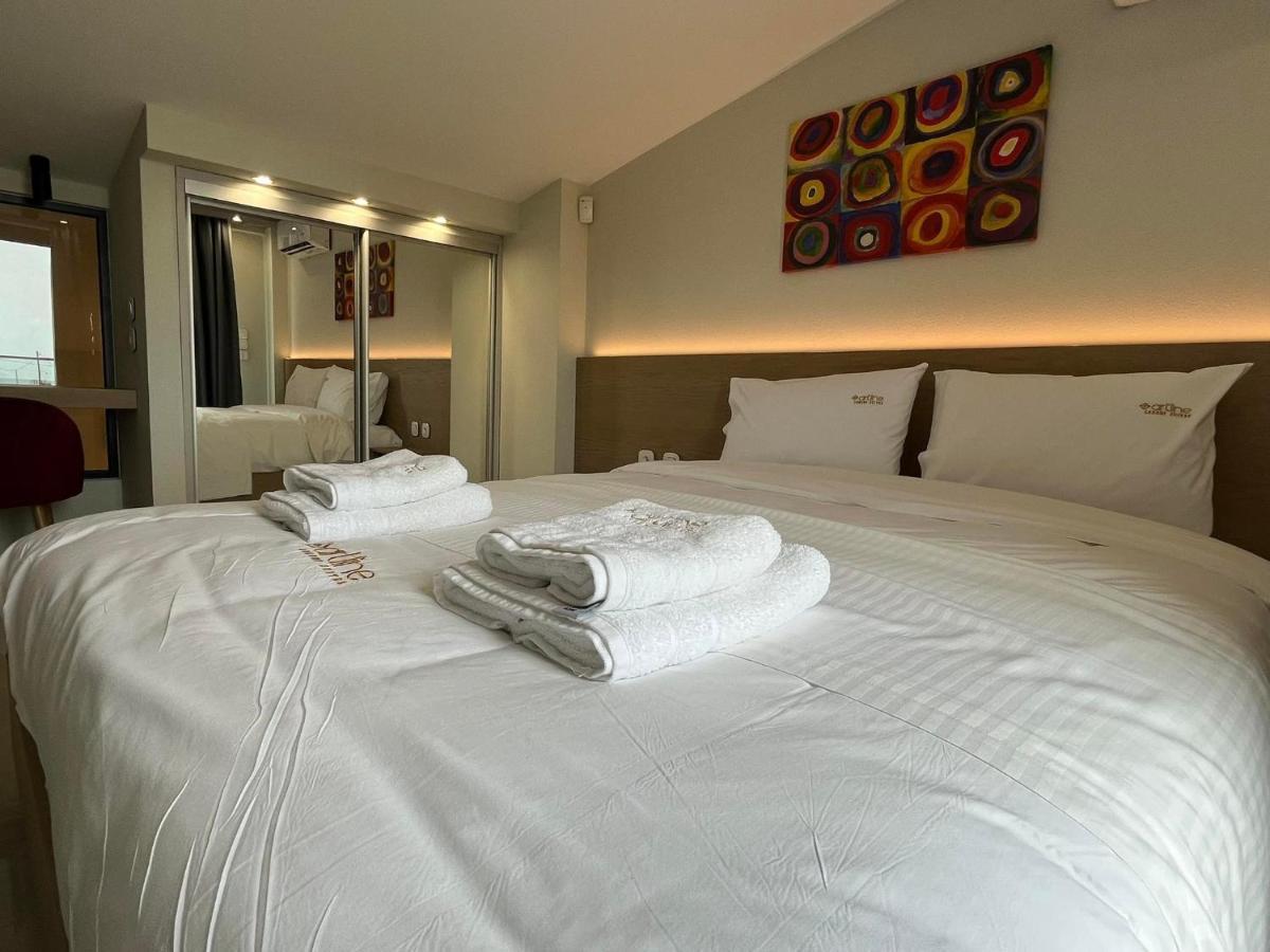 Artline Luxury Suites Flogita Exterior photo